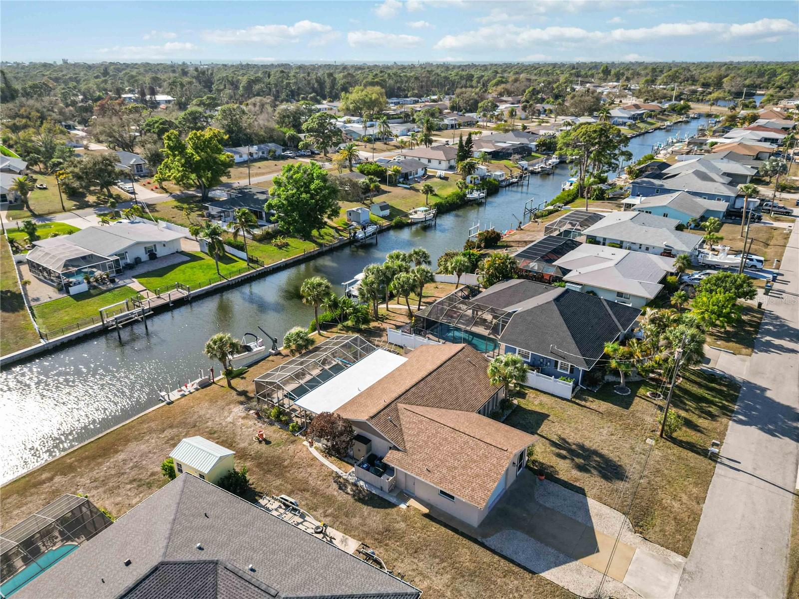 Image 55 of 75 For 1940 Greenlawn Drive