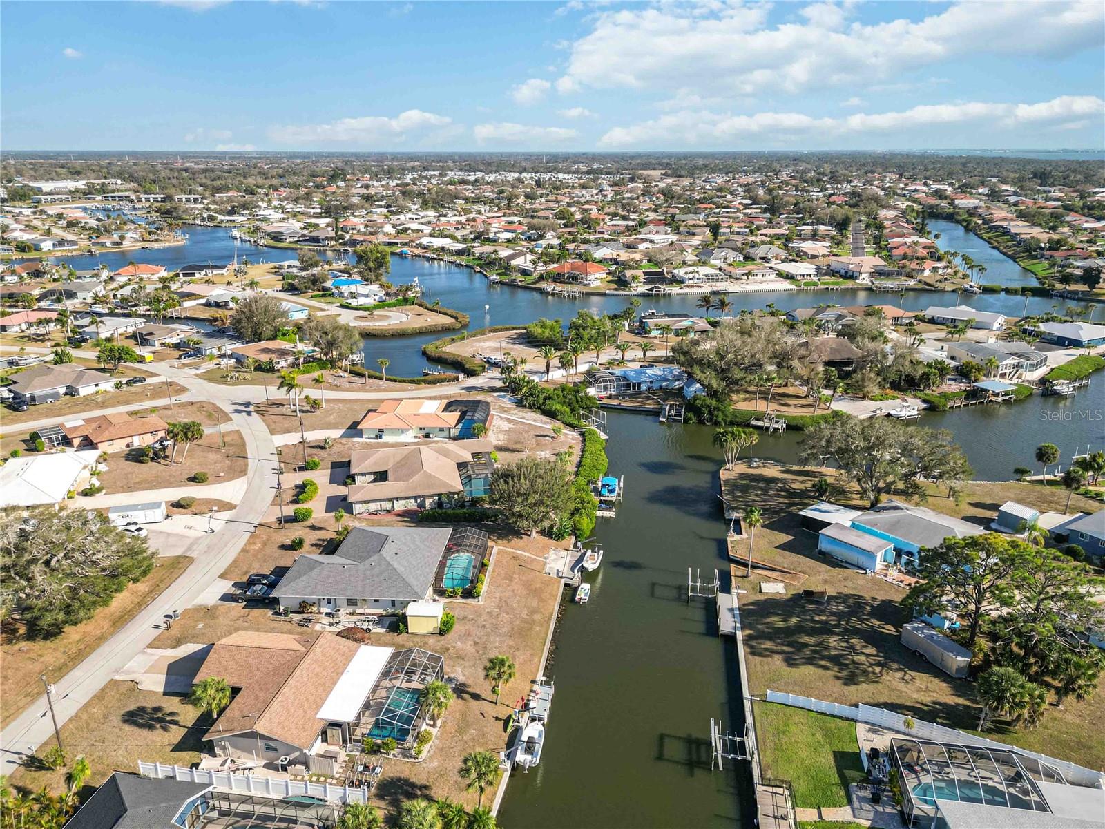 Image 57 of 75 For 1940 Greenlawn Drive