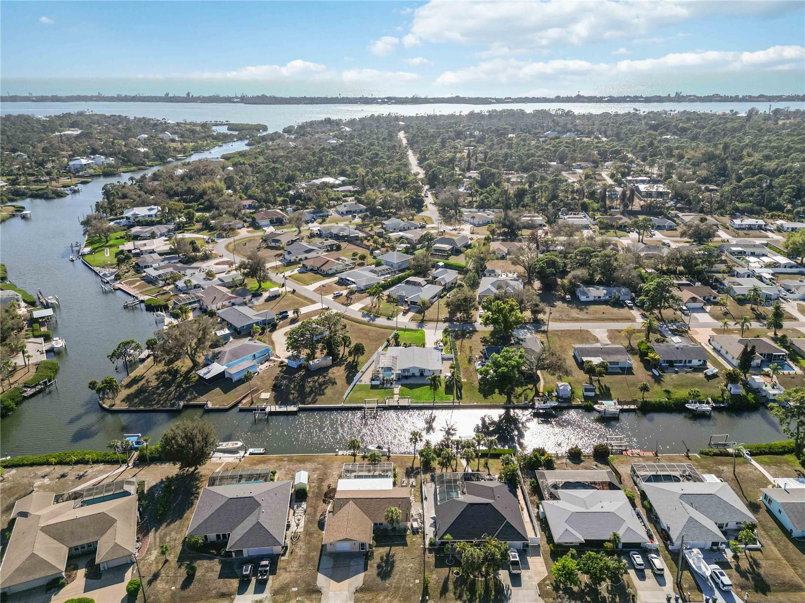 Image 58 of 75 For 1940 Greenlawn Drive