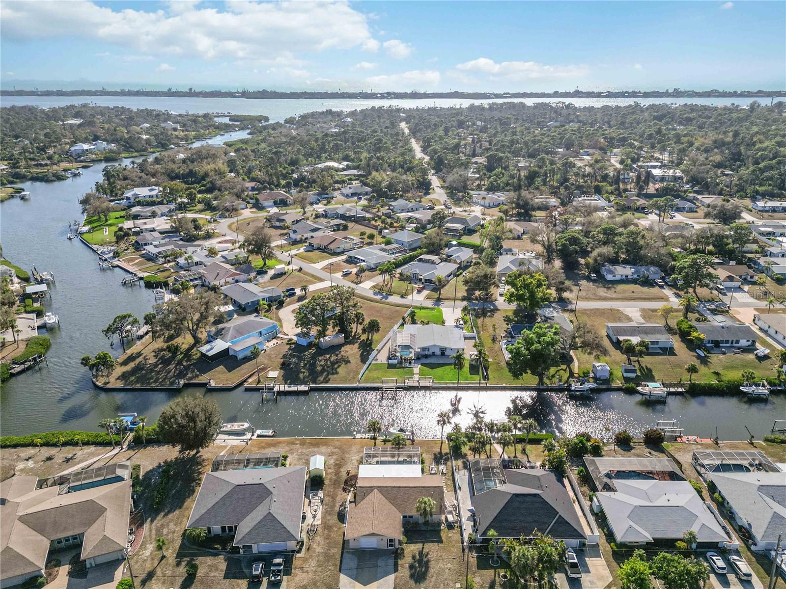 Image 59 of 75 For 1940 Greenlawn Drive