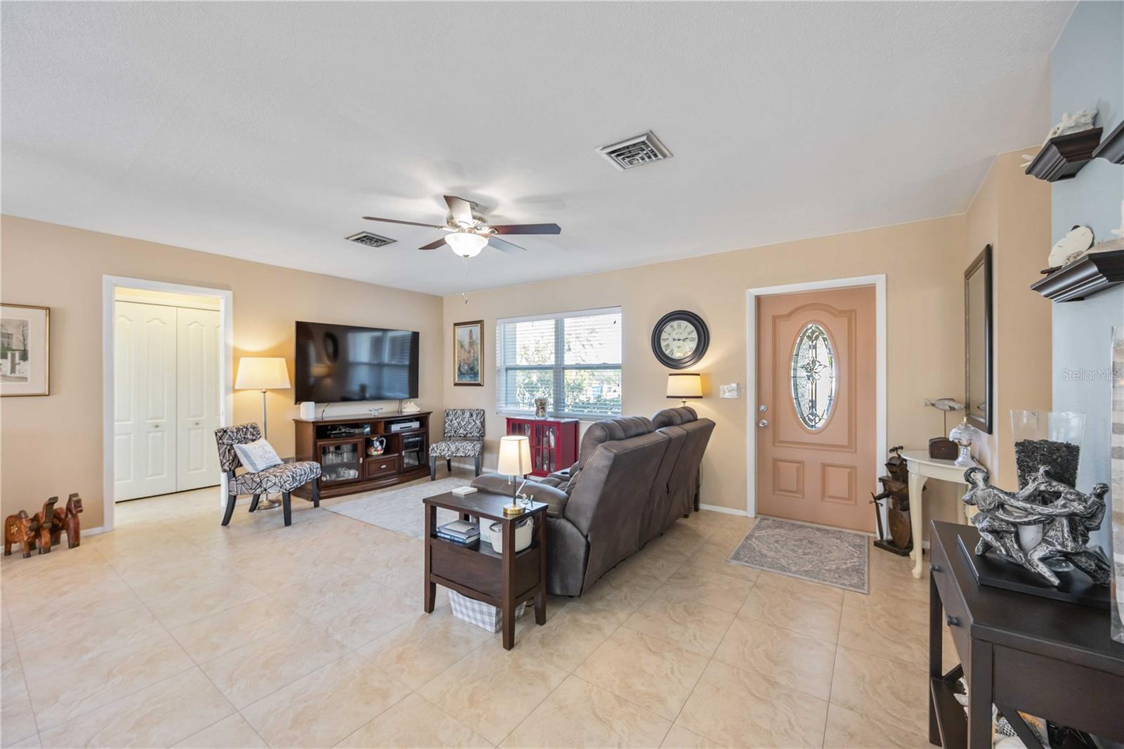 Image 6 of 75 For 1940 Greenlawn Drive