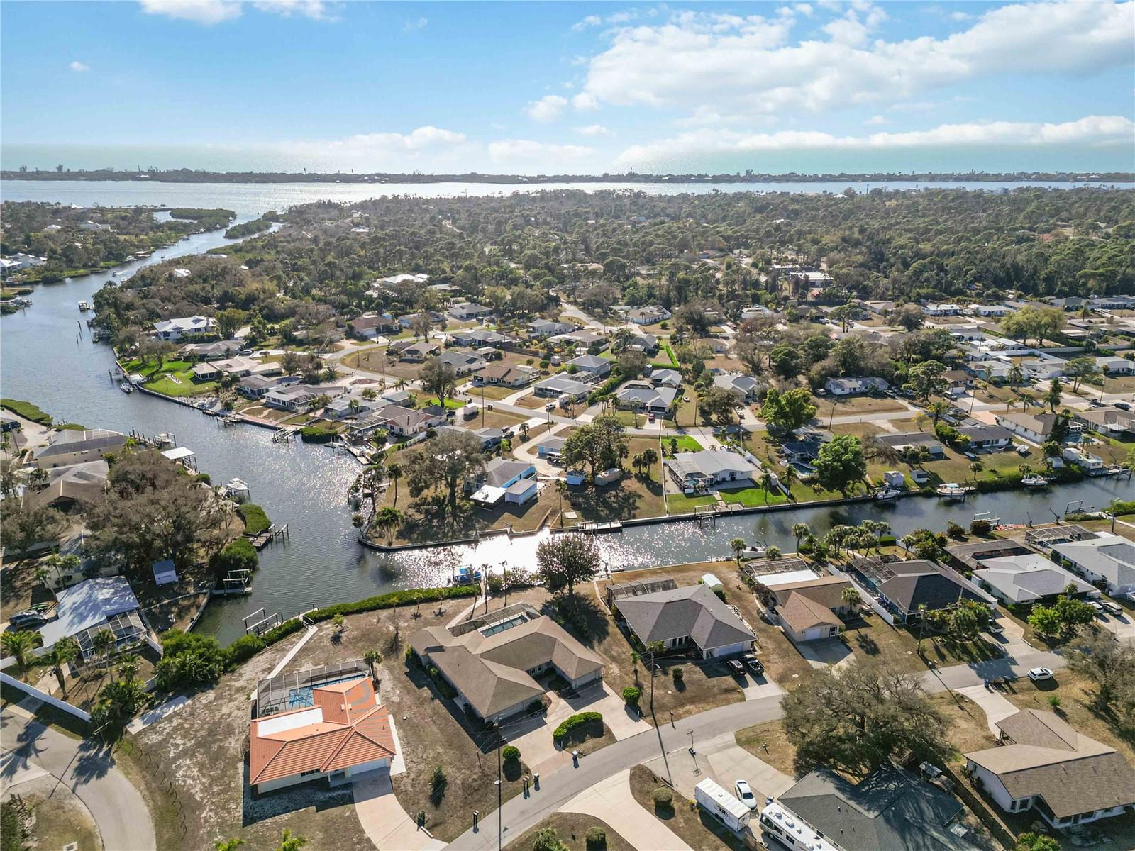 Image 61 of 75 For 1940 Greenlawn Drive