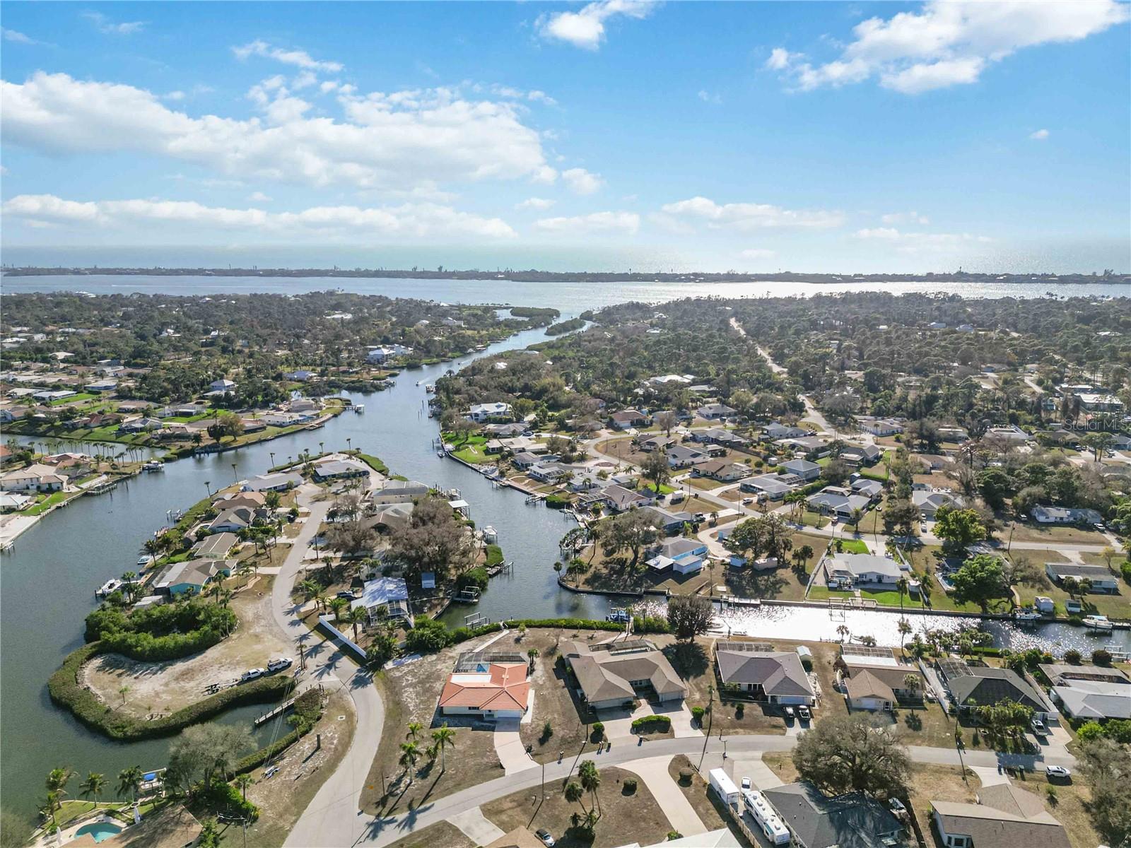 Image 63 of 75 For 1940 Greenlawn Drive