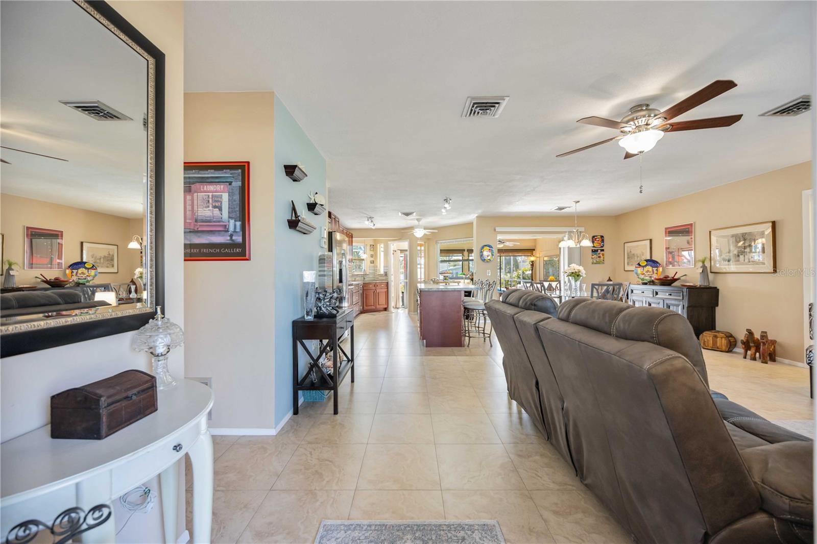 Image 9 of 75 For 1940 Greenlawn Drive