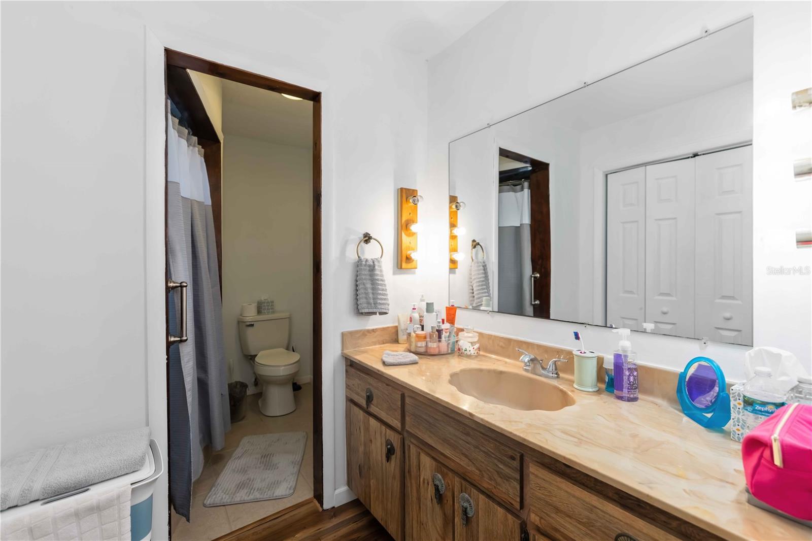 Image 21 of 67 For 12241 Gordon Hay Road