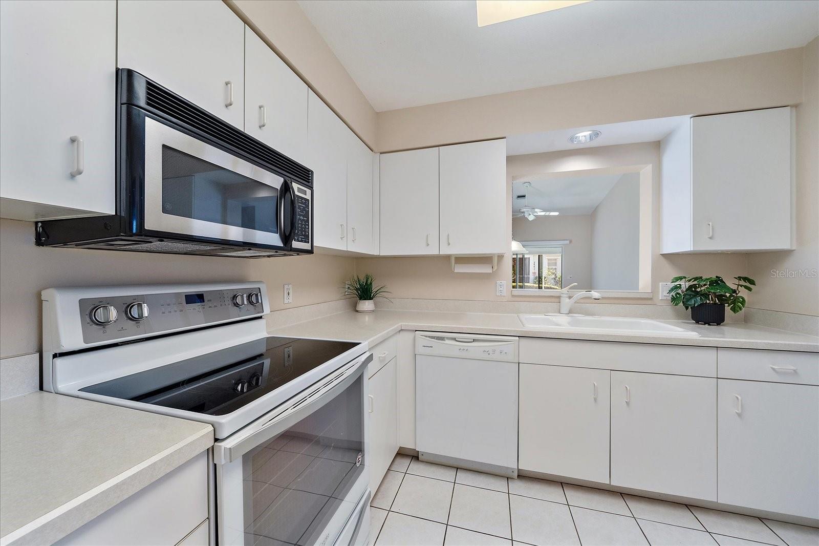 Image 12 of 48 For 677 Ironwood Circle 104