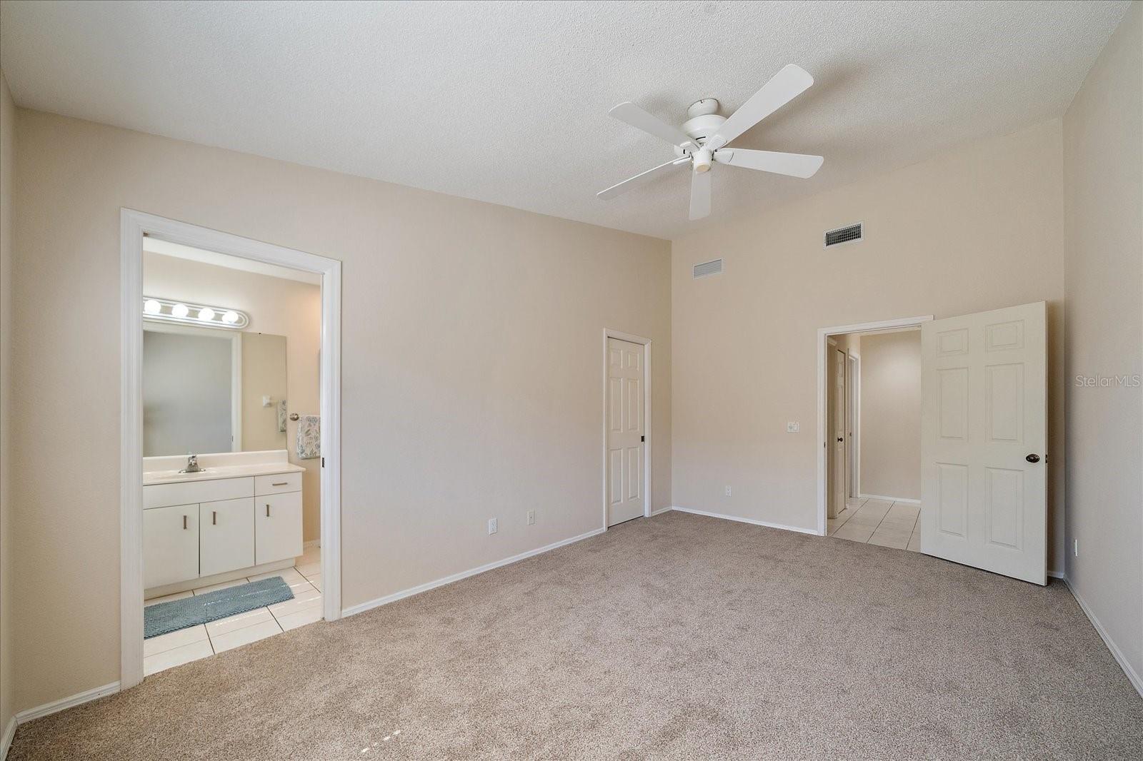 Image 18 of 48 For 677 Ironwood Circle 104