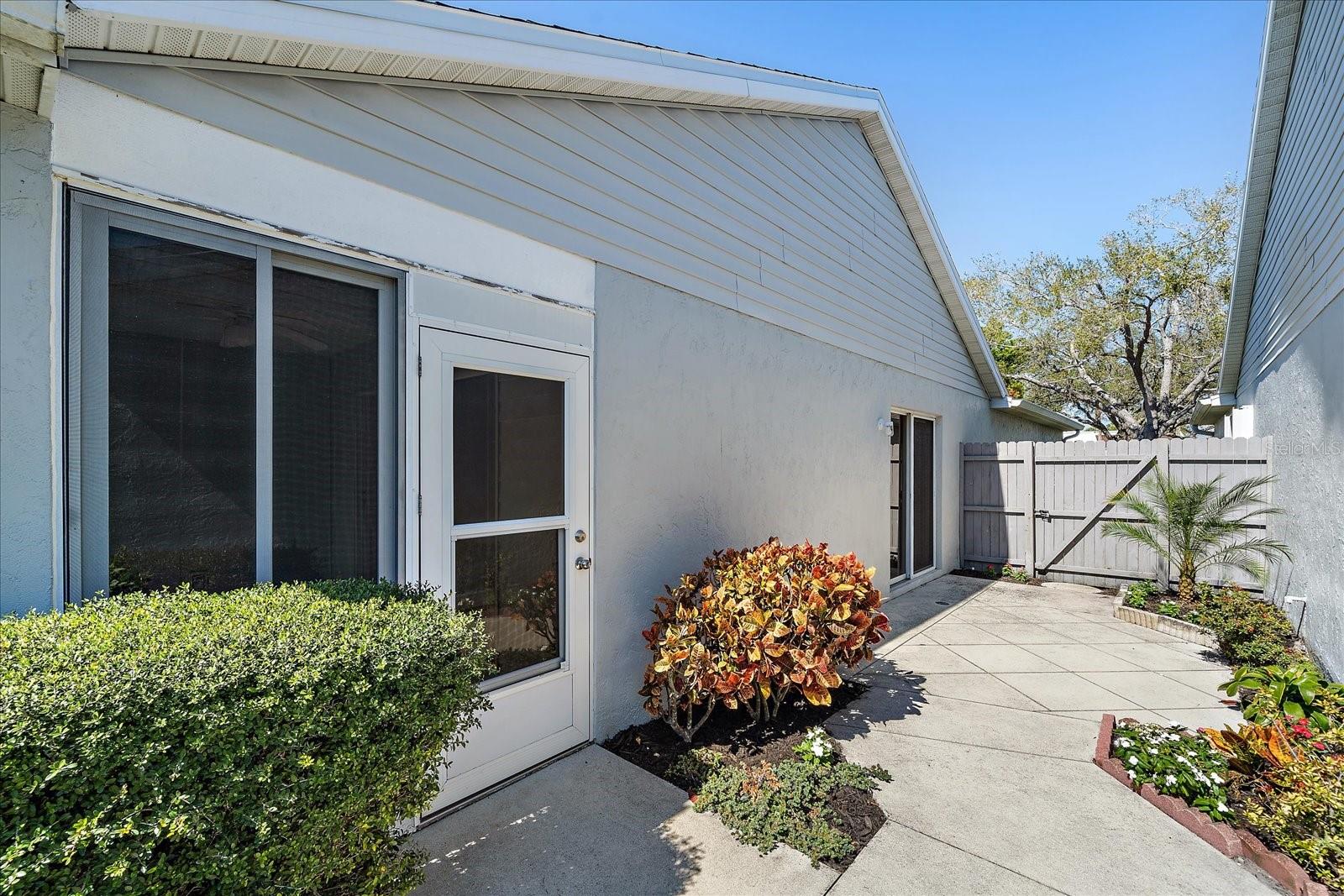 Image 36 of 48 For 677 Ironwood Circle 104