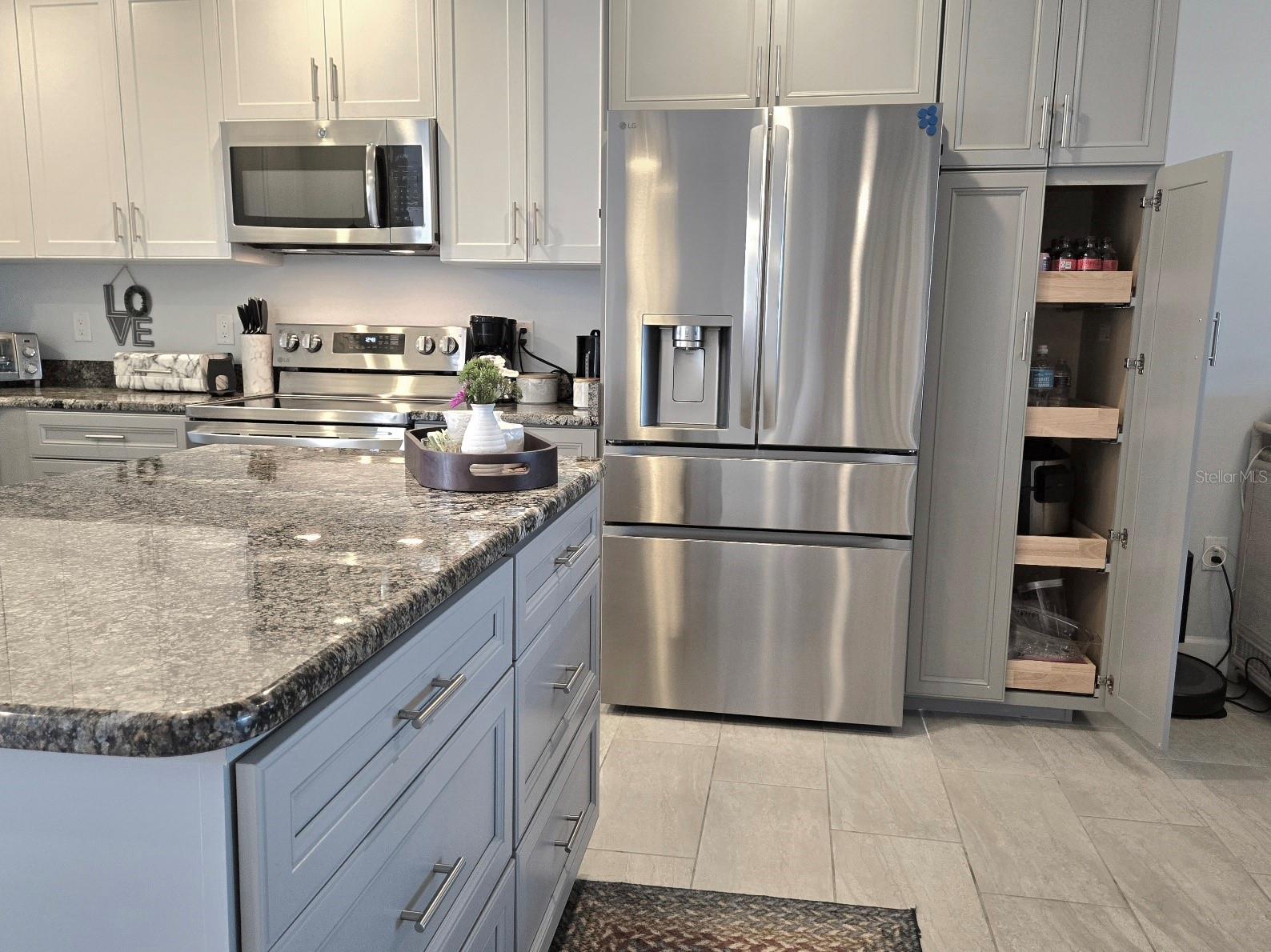 Image 13 of 56 For 333 The Esplanade N 102