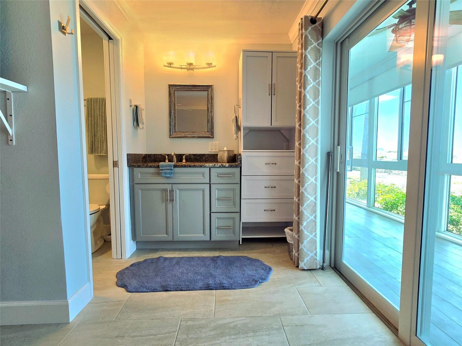 Image 21 of 56 For 333 The Esplanade N 102