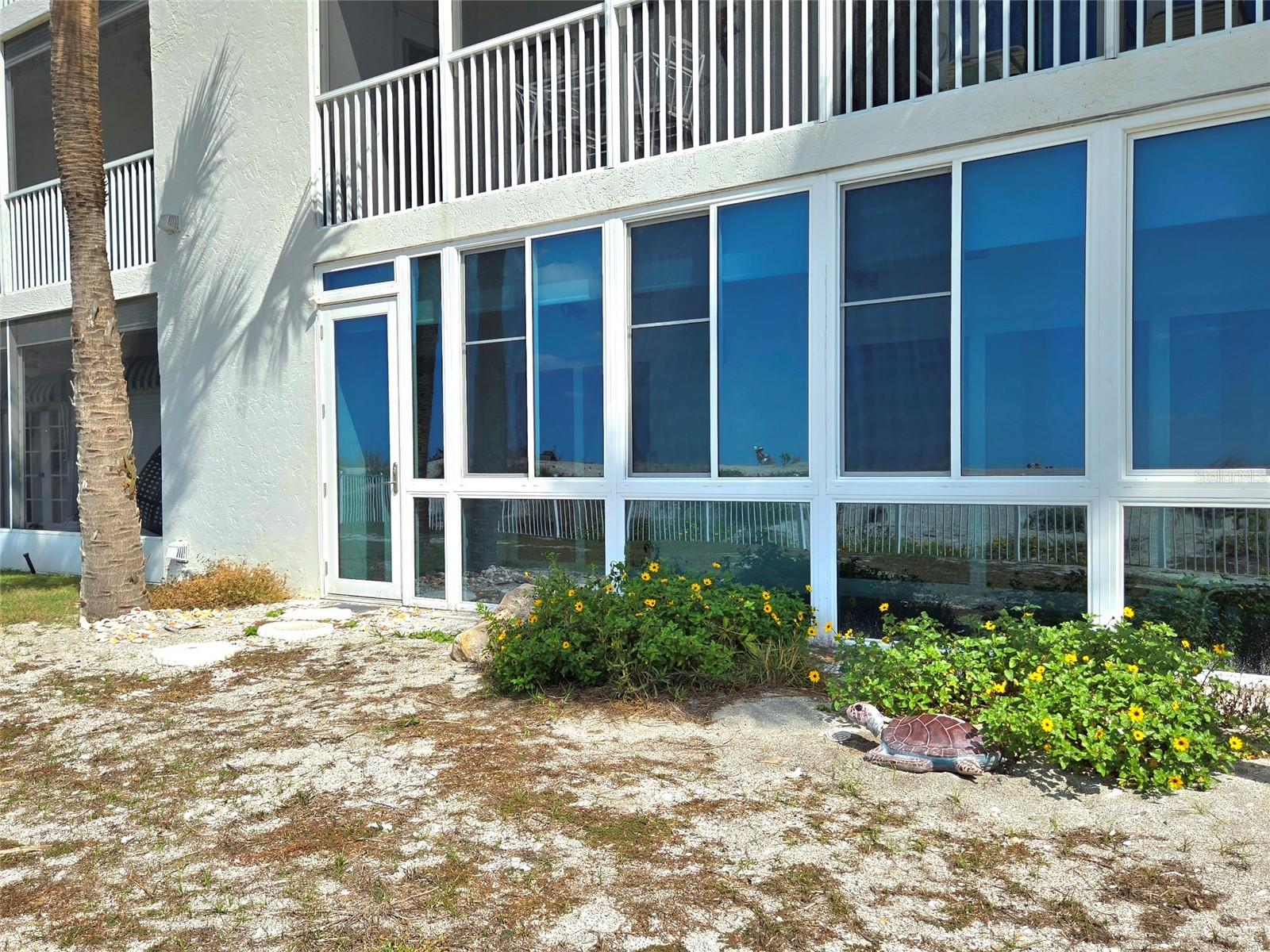 Image 35 of 56 For 333 The Esplanade N 102