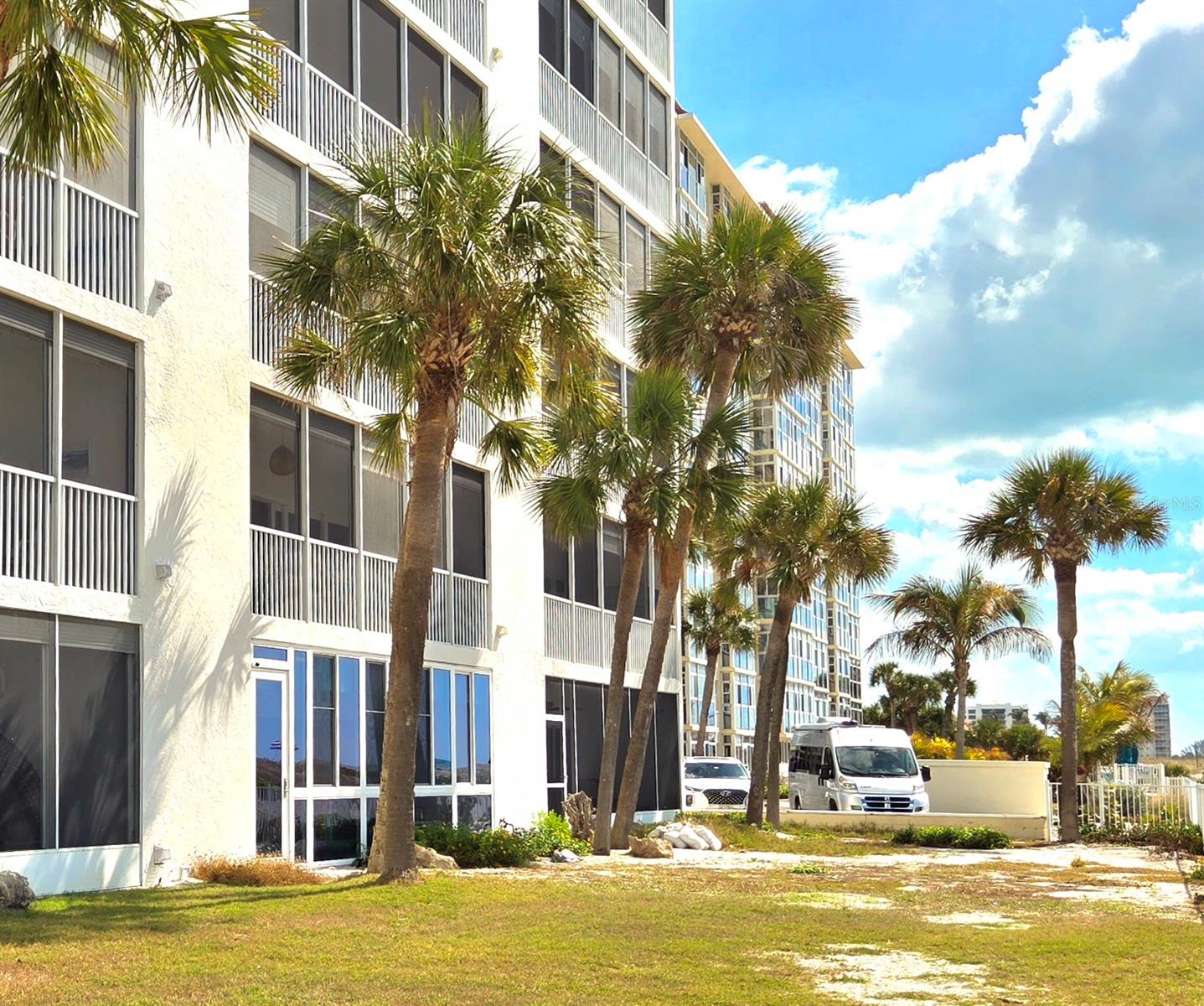 Image 36 of 56 For 333 The Esplanade N 102