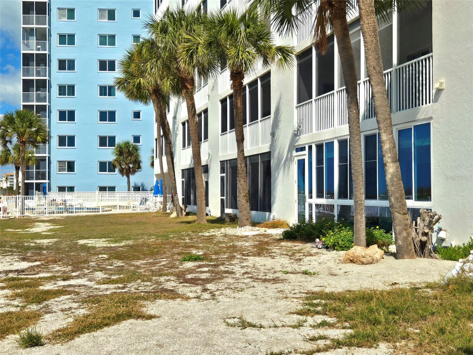 Image 37 of 56 For 333 The Esplanade N 102