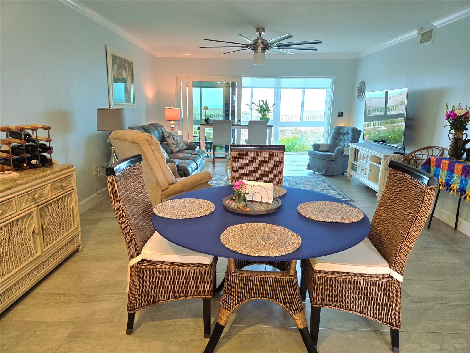 Image 4 of 56 For 333 The Esplanade N 102