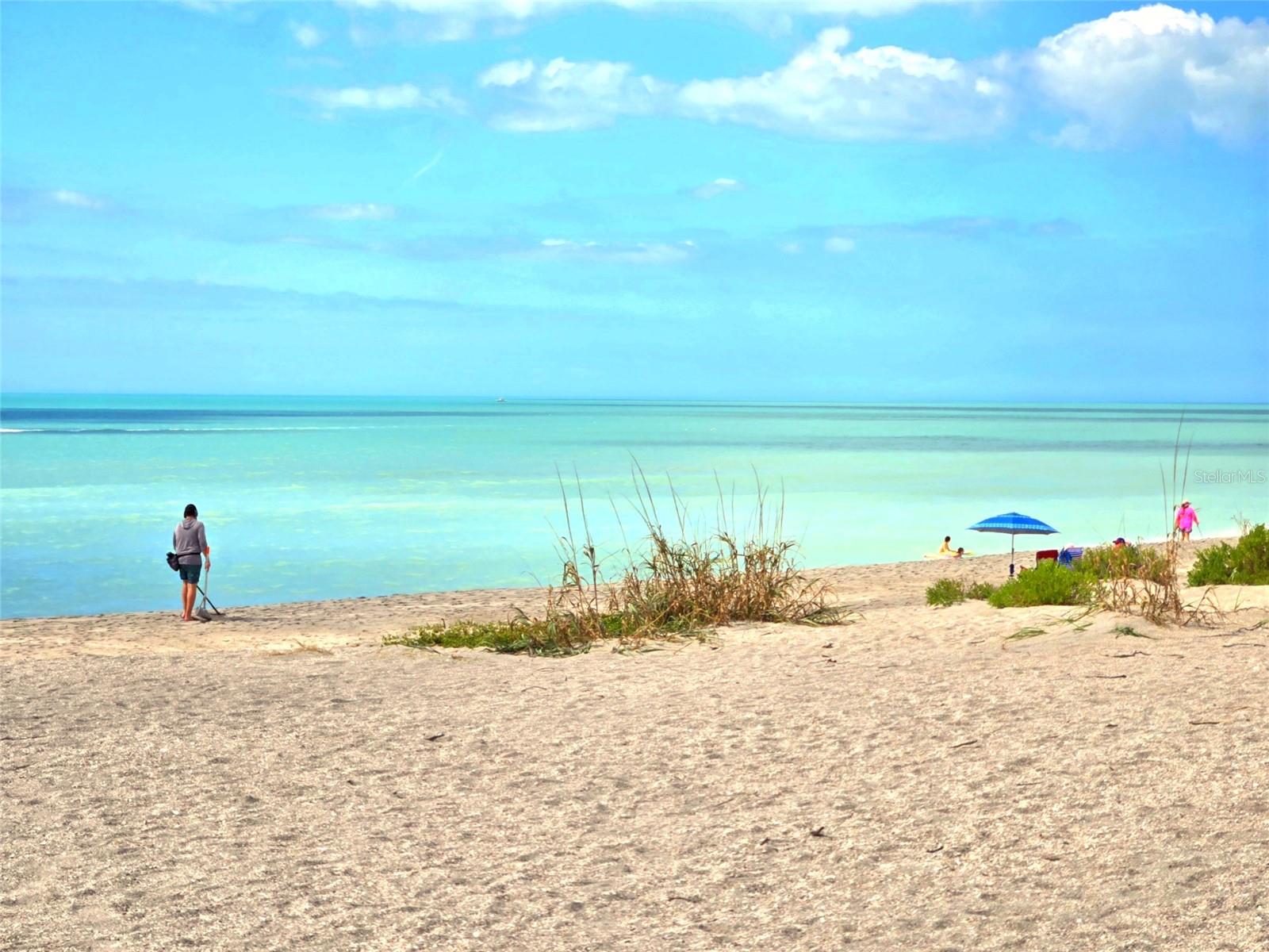 Image 46 of 56 For 333 The Esplanade N 102