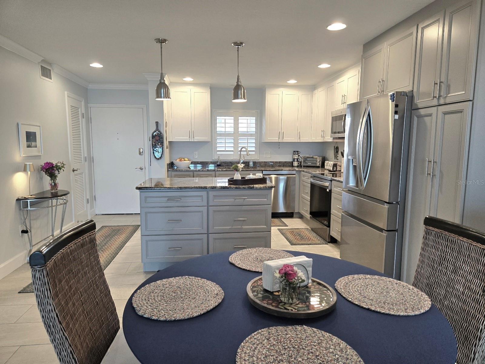 Image 5 of 56 For 333 The Esplanade N 102