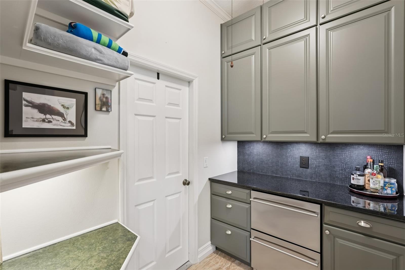 Image 11 of 61 For 8340 Palmetto Court