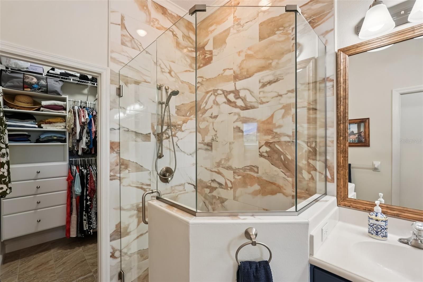 Image 21 of 61 For 8340 Palmetto Court