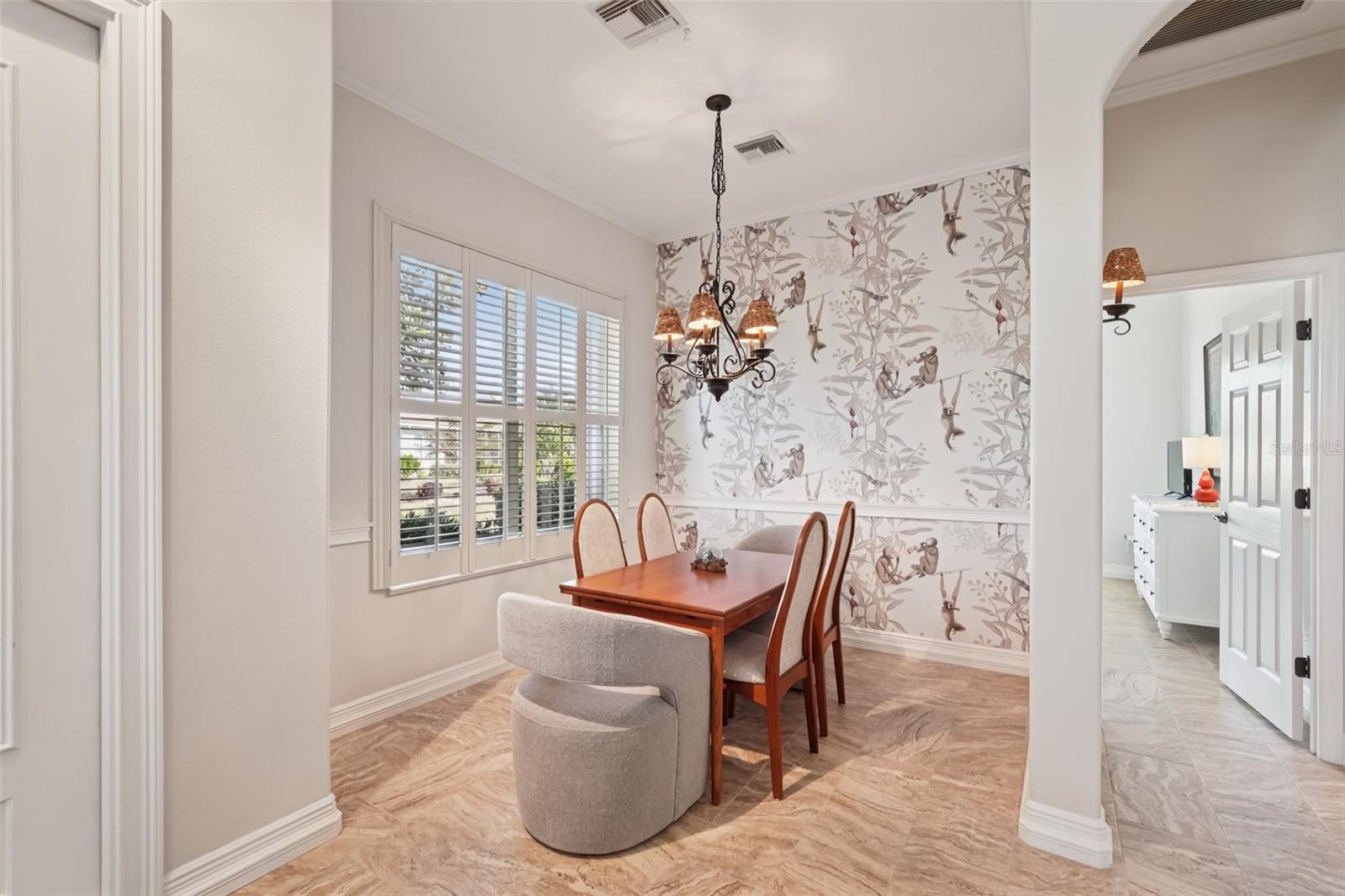 Image 7 of 61 For 8340 Palmetto Court