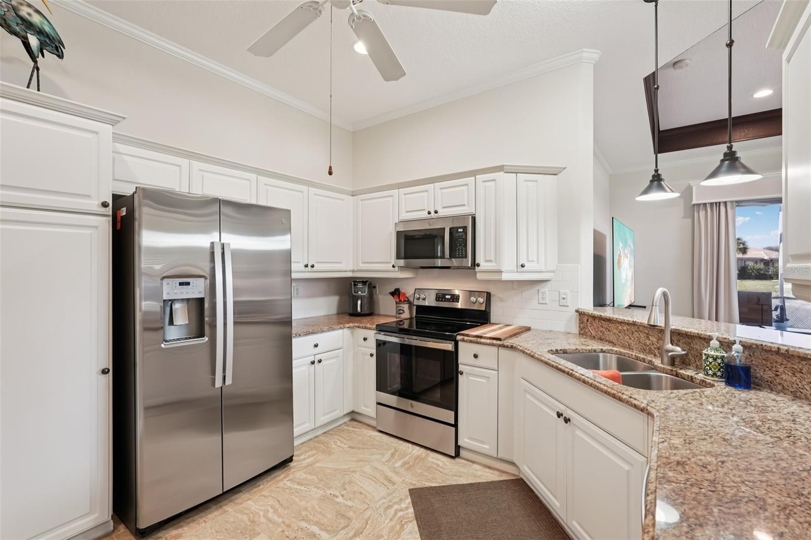 Image 9 of 61 For 8340 Palmetto Court