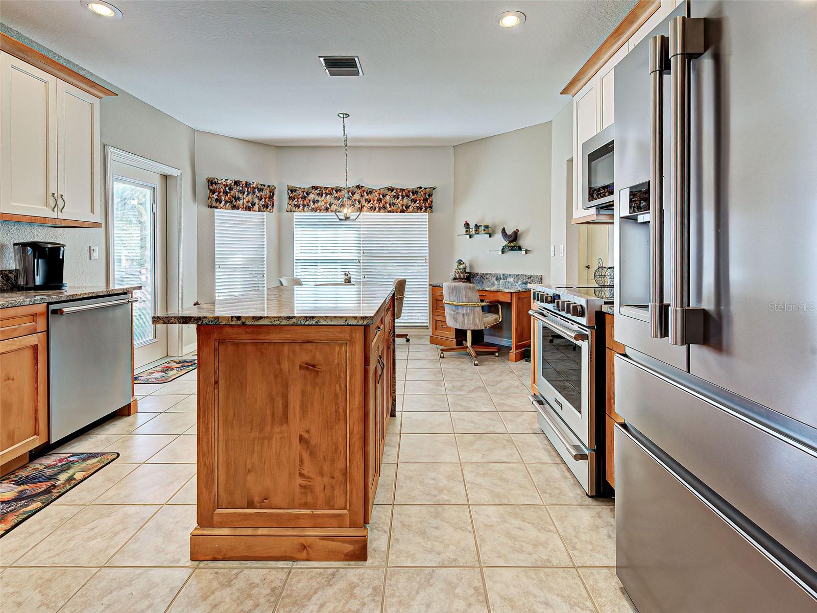 Image 11 of 45 For 201 King Palm Court