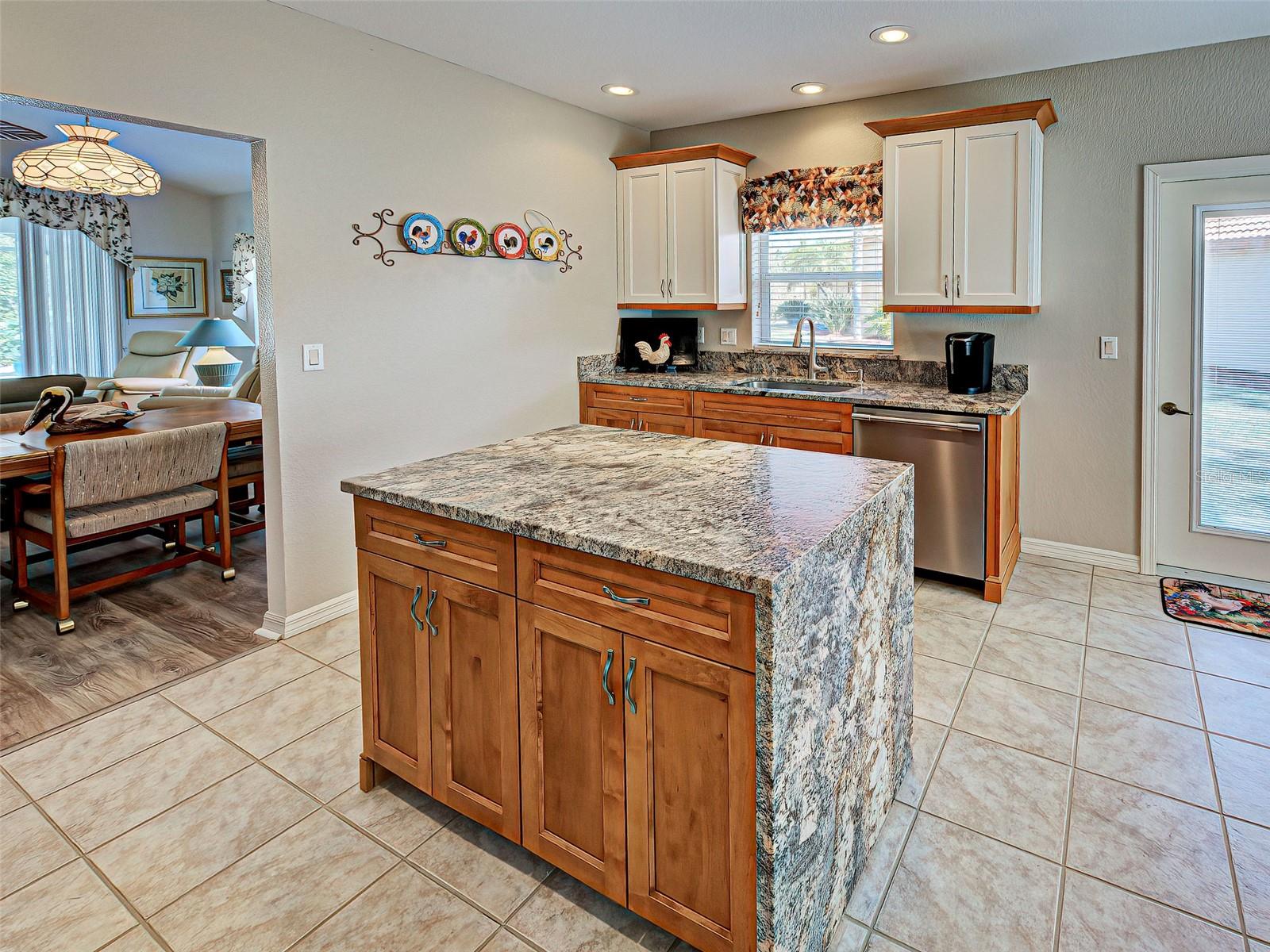 Image 16 of 45 For 201 King Palm Court