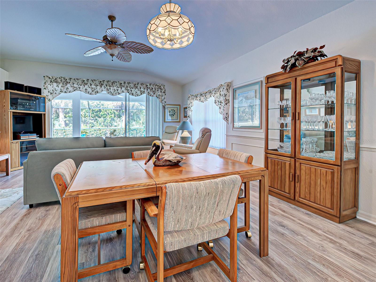 Image 9 of 45 For 201 King Palm Court