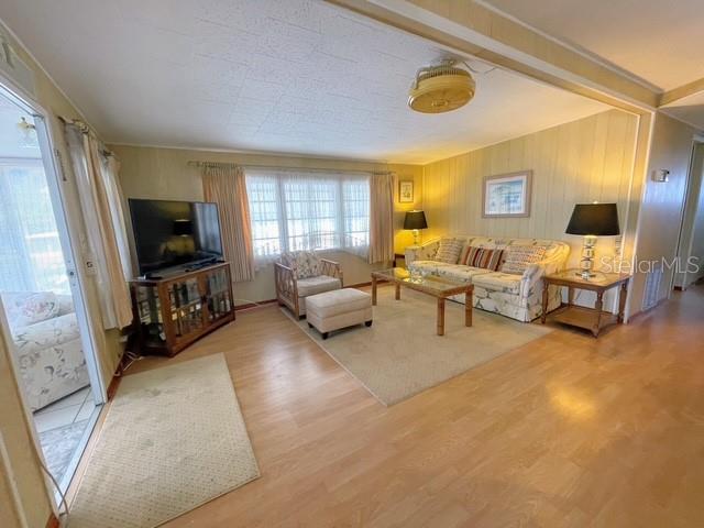 Image 4 of 28 For 714 Green Circle