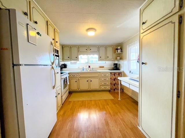 Image 7 of 28 For 714 Green Circle