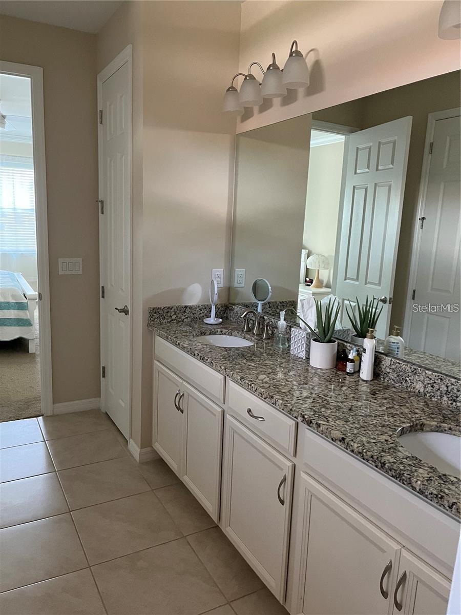 Image 11 of 27 For 255 Maraviya Boulevard