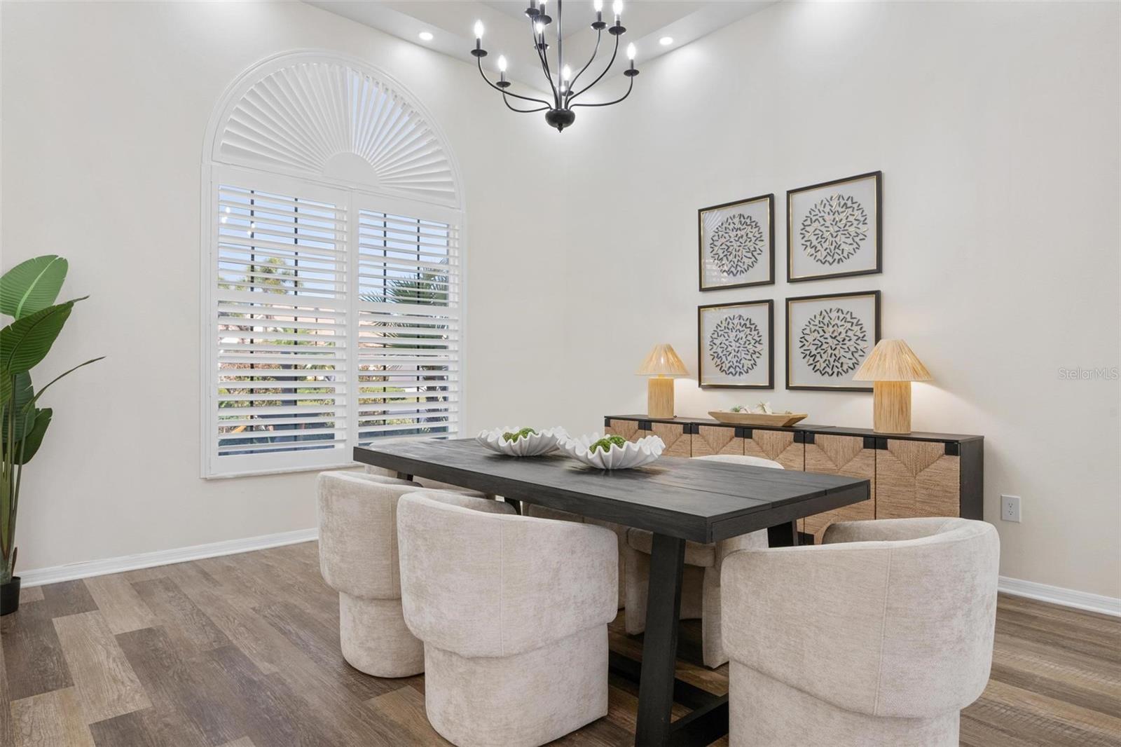 Image 12 of 72 For 422 Wincanton Place