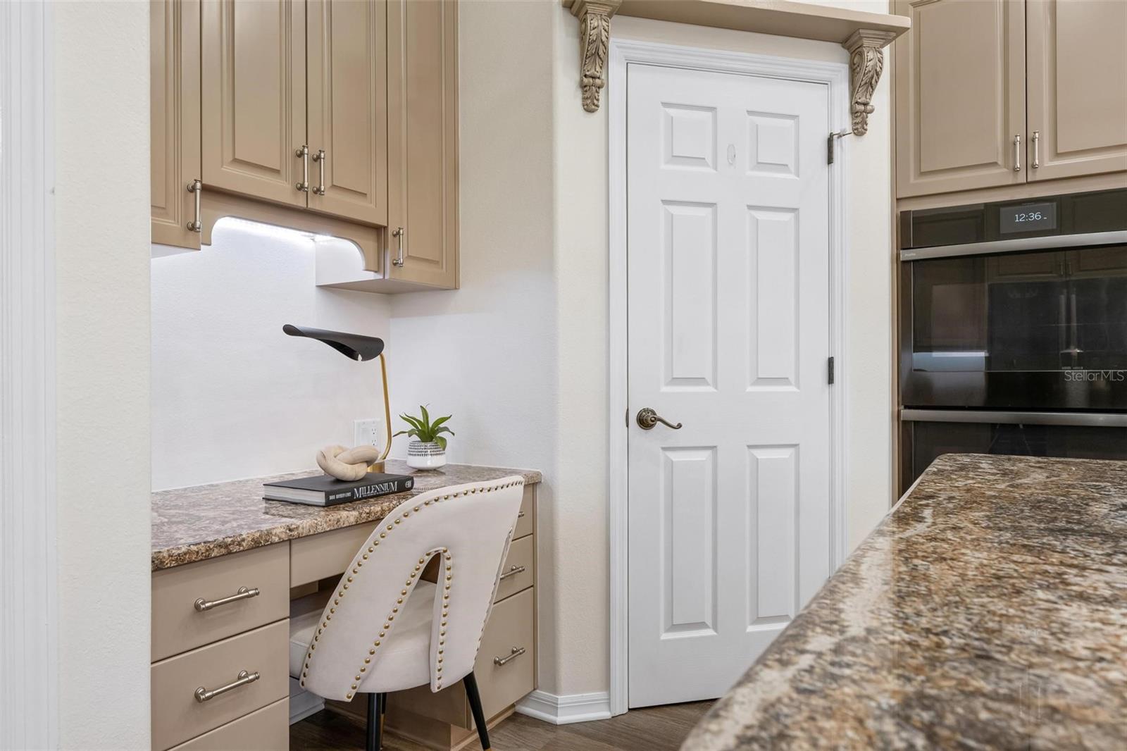 Image 15 of 72 For 422 Wincanton Place