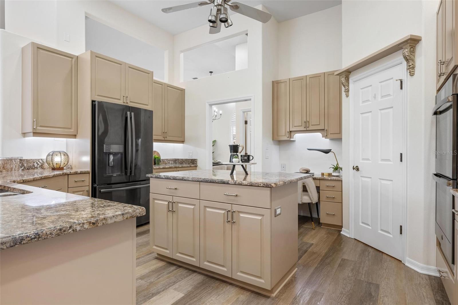 Image 17 of 72 For 422 Wincanton Place