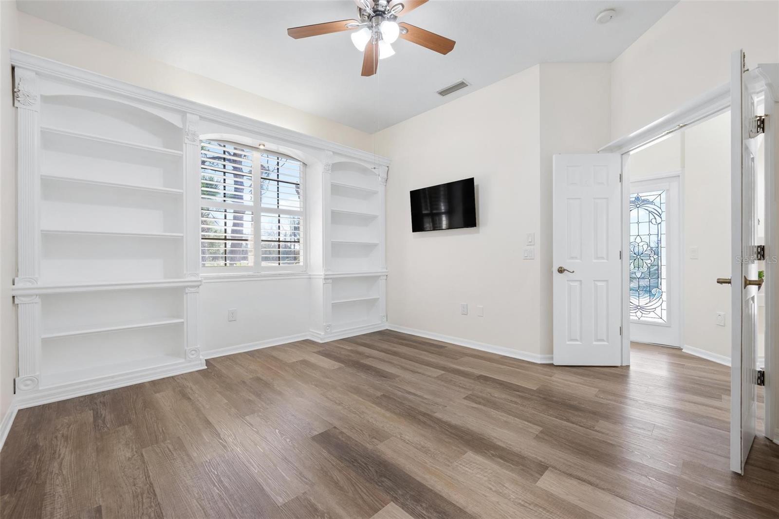 Image 32 of 72 For 422 Wincanton Place