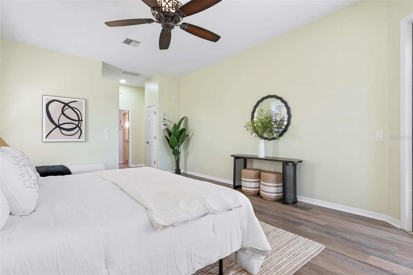 Image 42 of 72 For 422 Wincanton Place