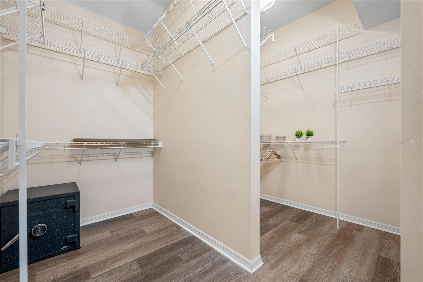 Image 46 of 72 For 422 Wincanton Place