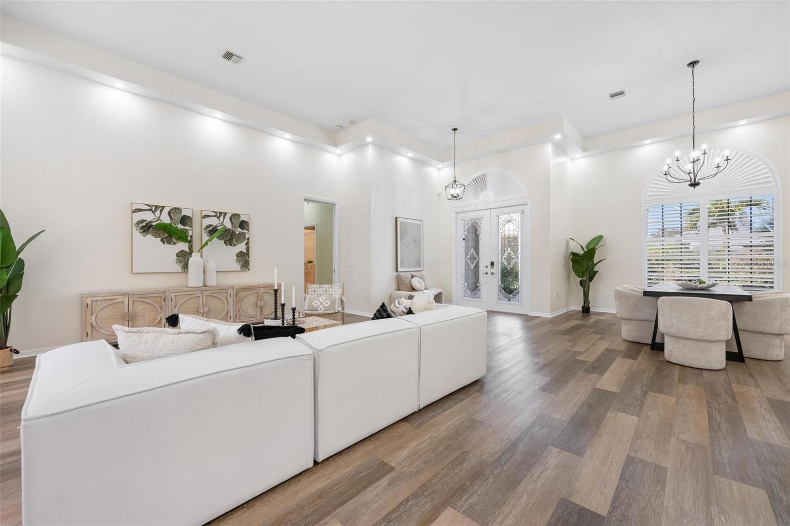 Image 8 of 72 For 422 Wincanton Place