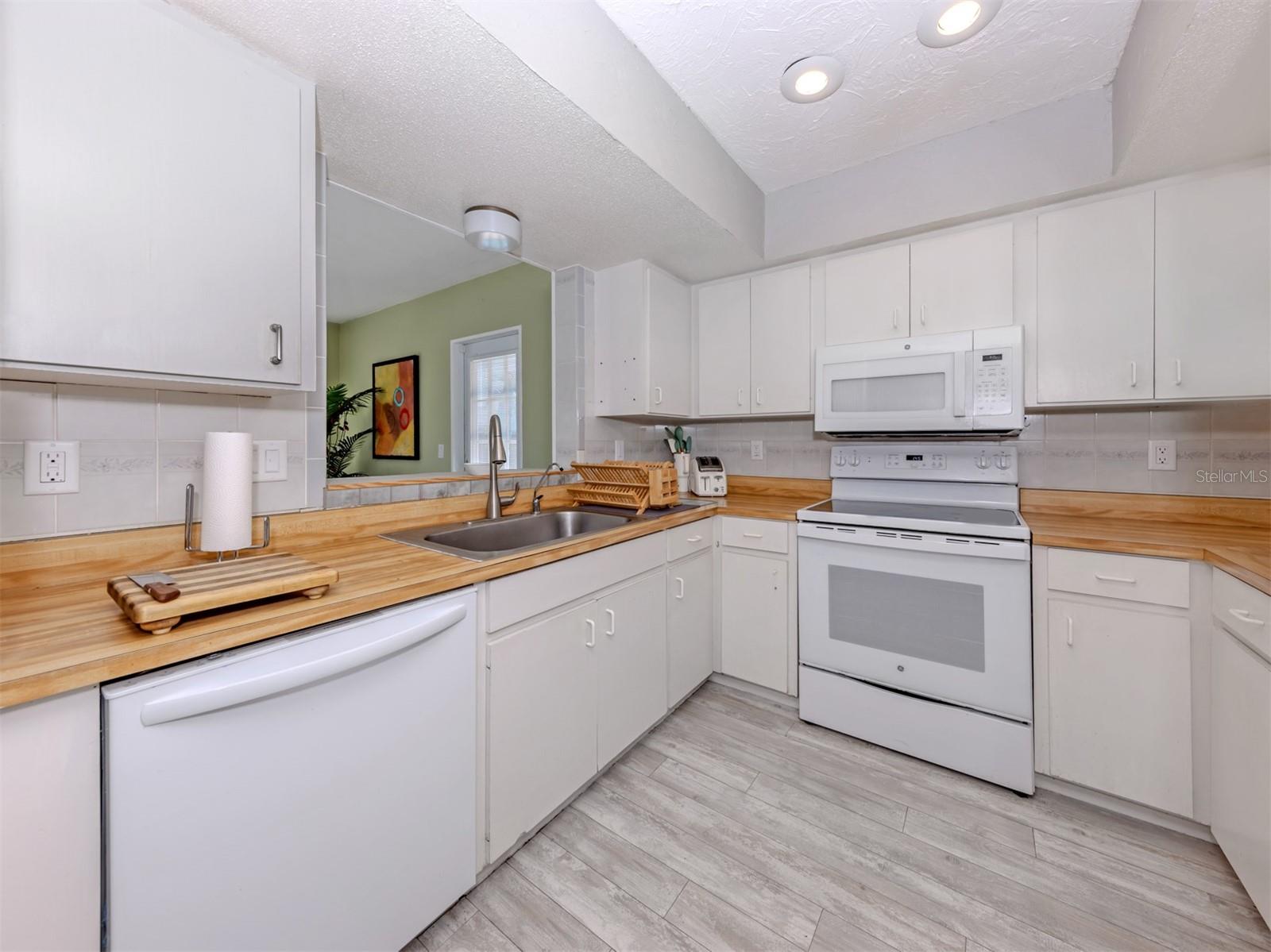 Image 11 of 35 For 1191 Southland Road