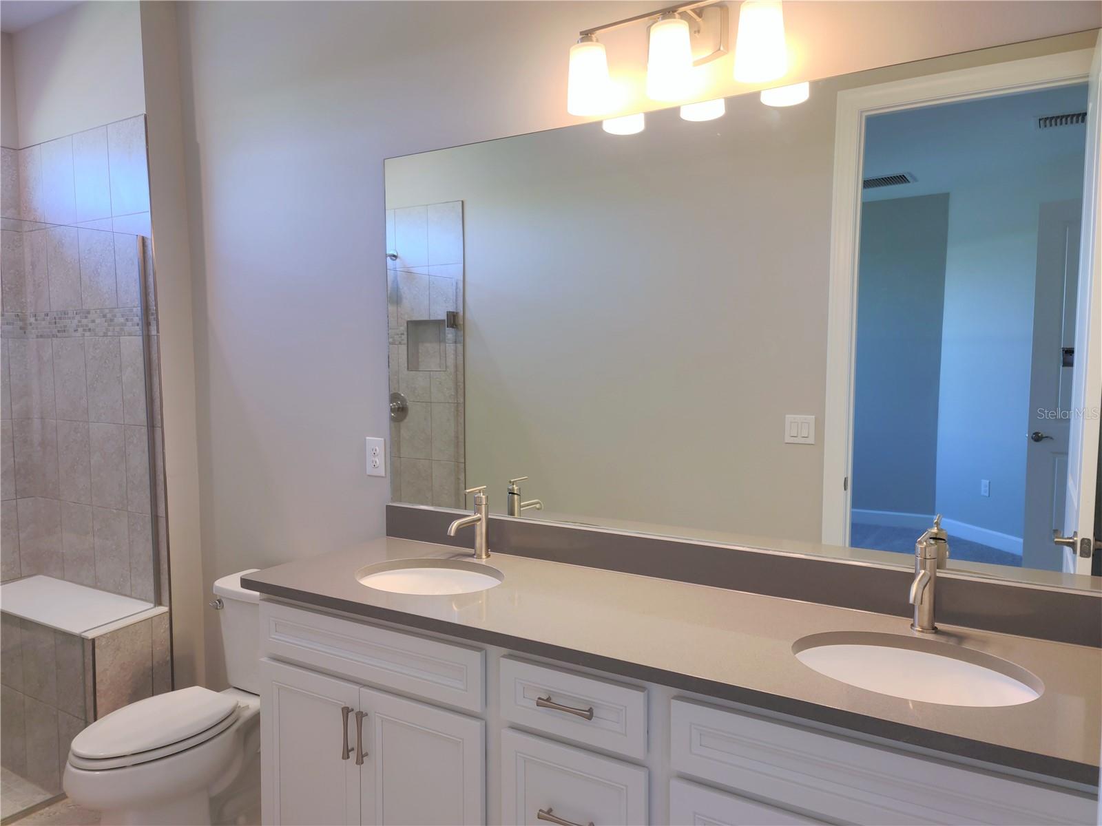 Image 30 of 56 For 14558 Mossy Pine Court