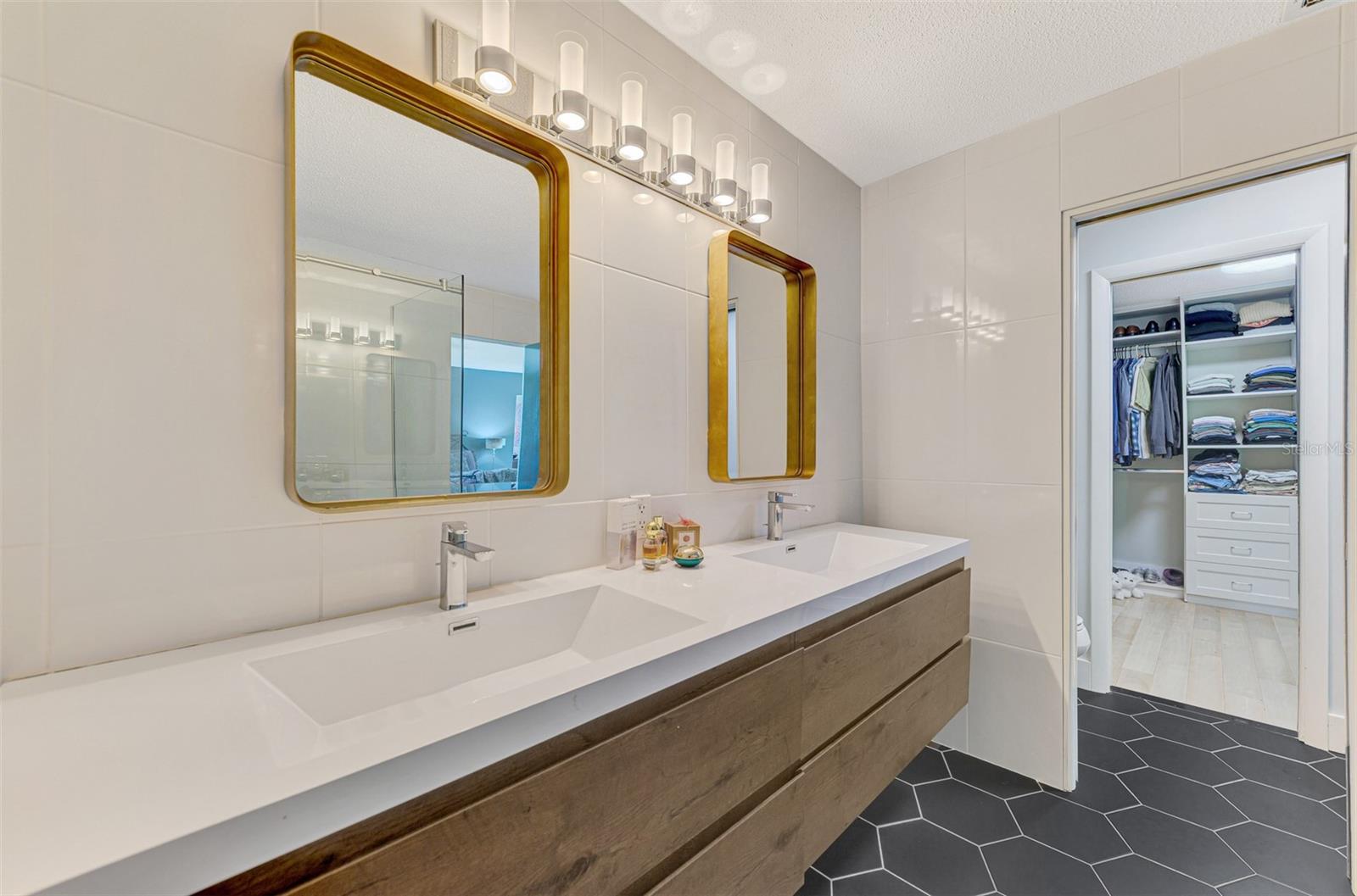 Image 43 of 72 For 5303 Hidden Harbor Road