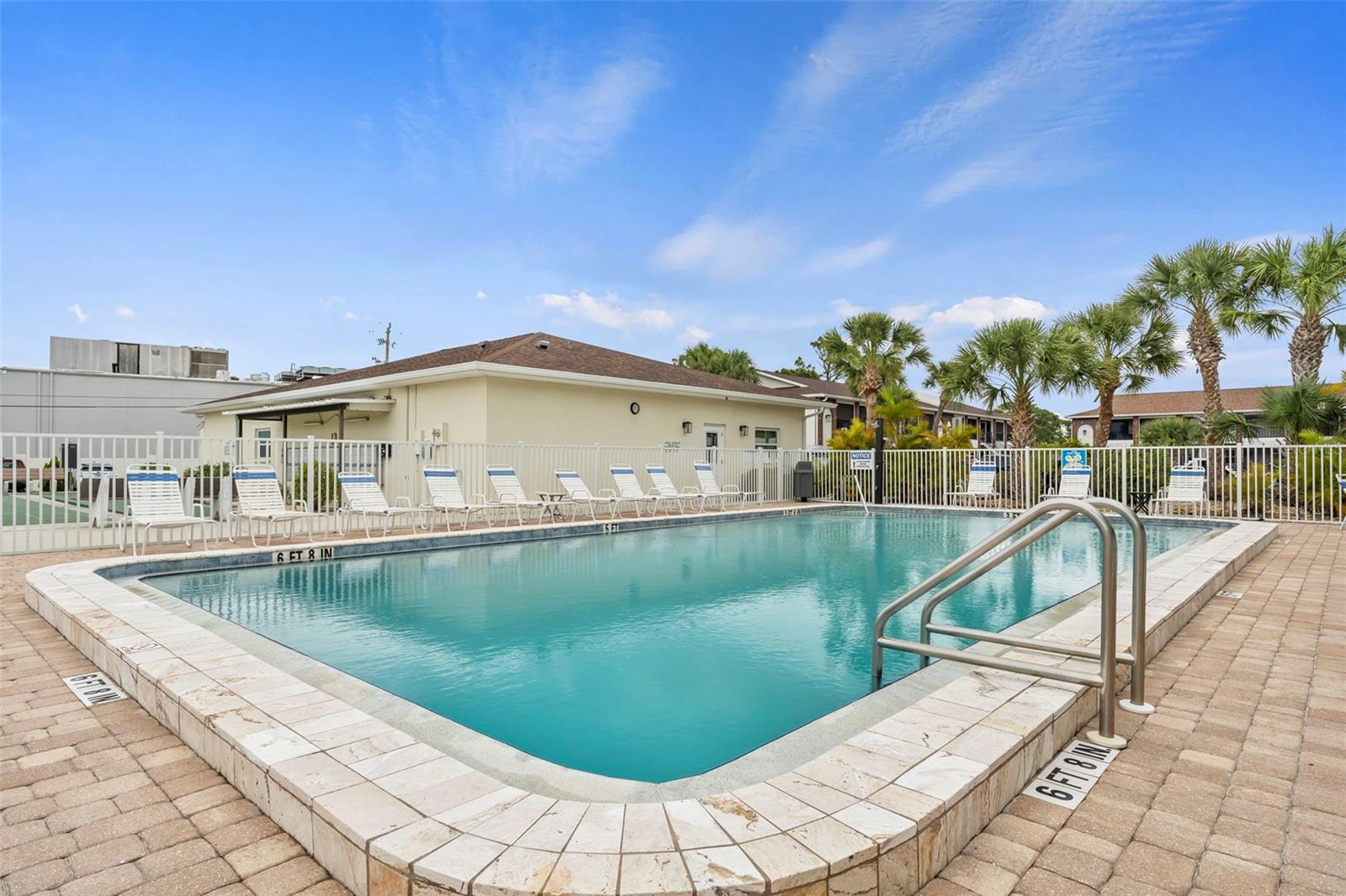 Listing photo id 35 for 1531 Placida Road 1-103