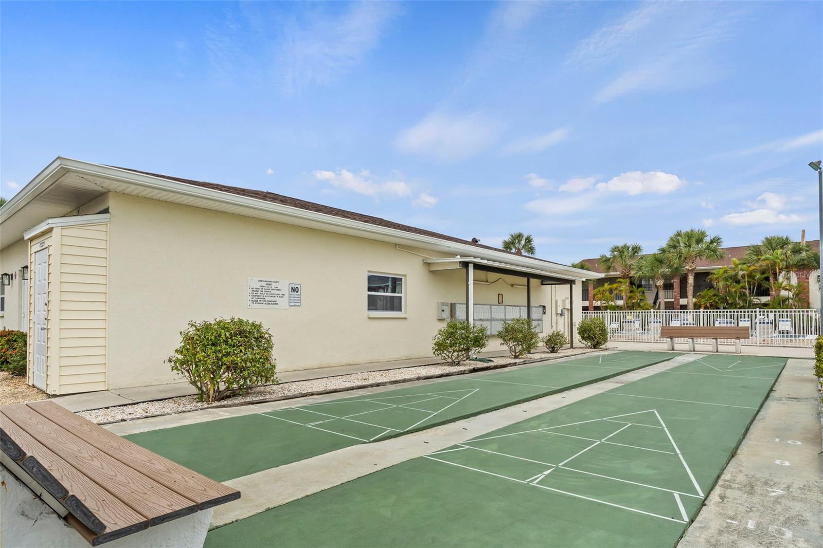 Listing photo id 37 for 1531 Placida Road 1-103