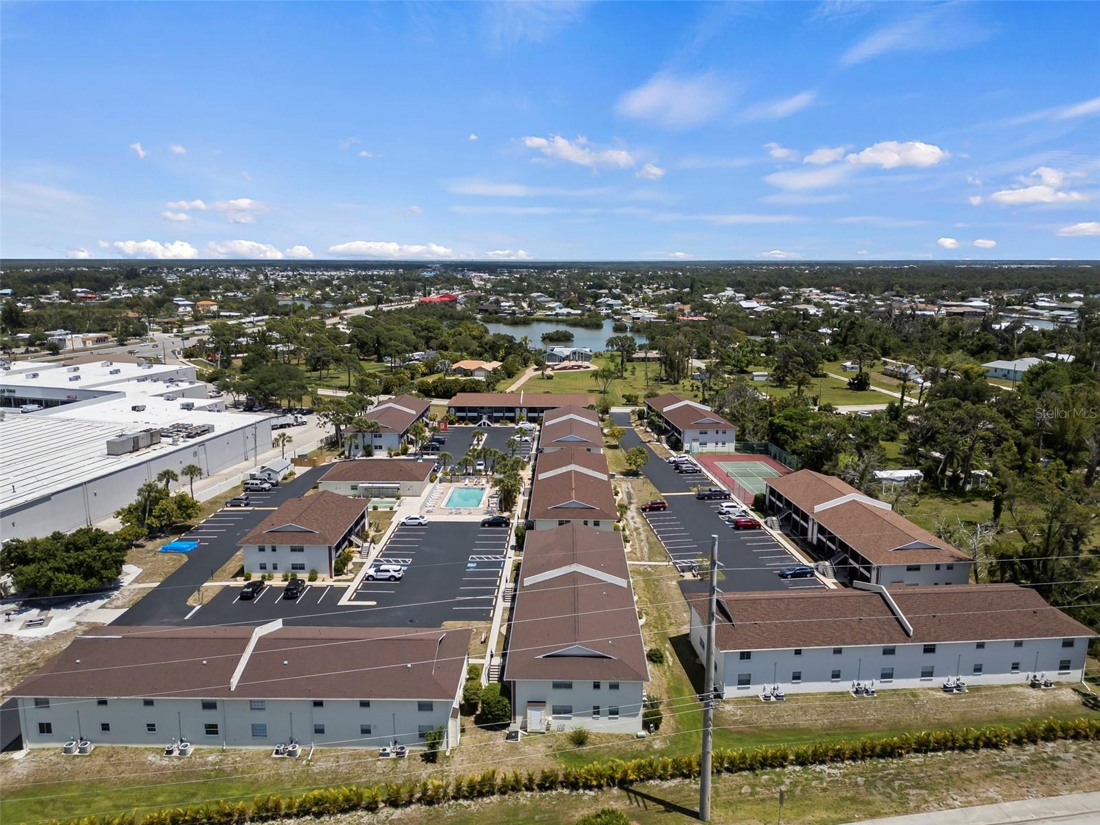 Listing photo id 41 for 1531 Placida Road 1-103