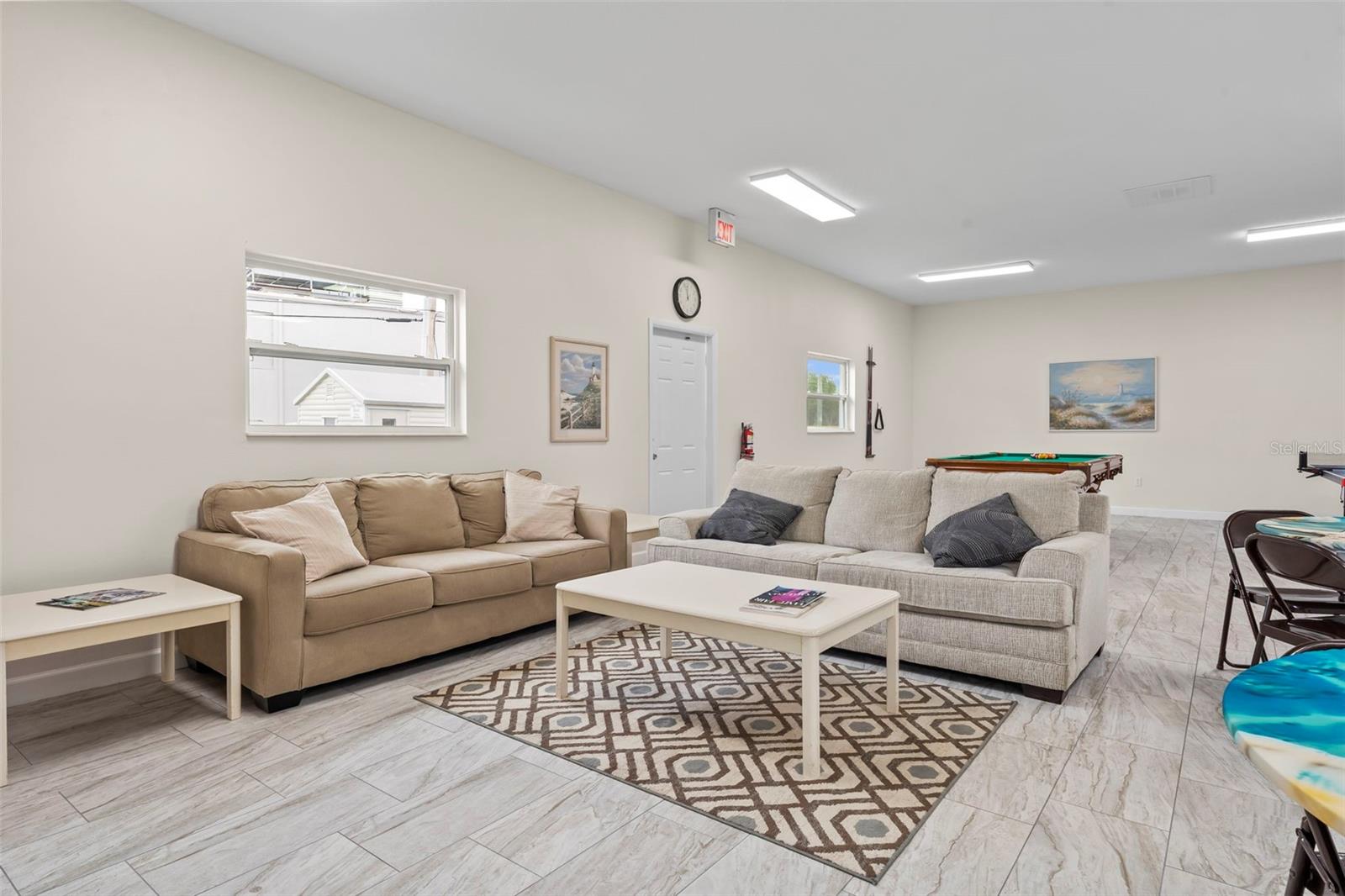 Listing photo id 4 for 1531 Placida Road 1-103