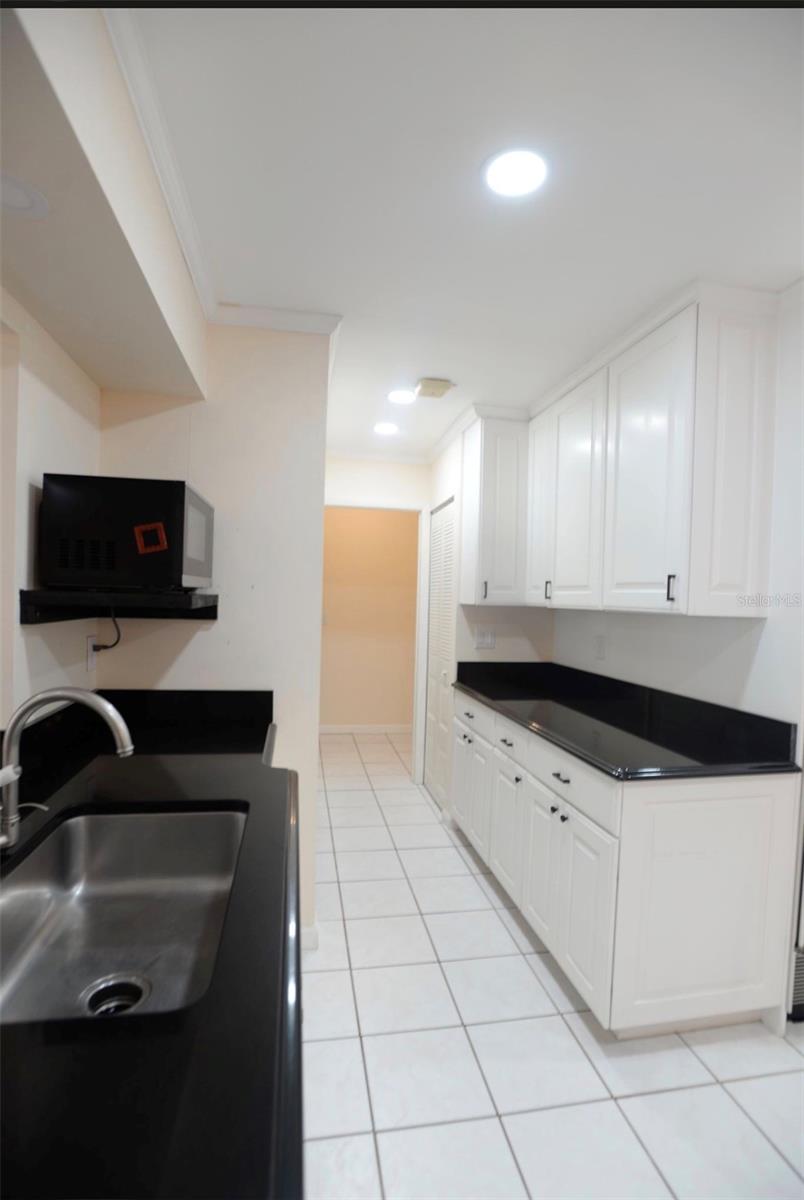 Image 10 of 30 For 3635 Avanti Circle