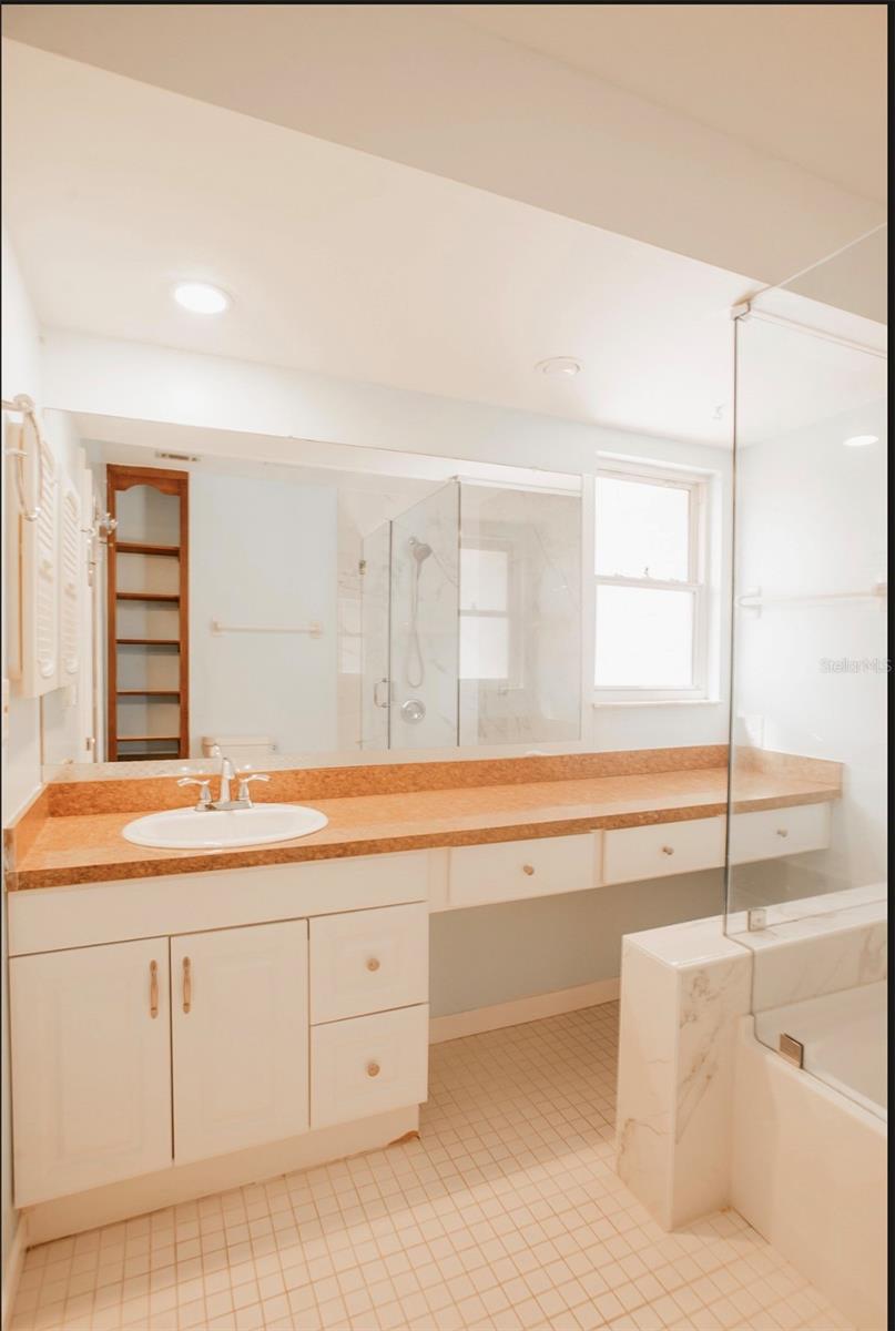 Image 24 of 30 For 3635 Avanti Circle