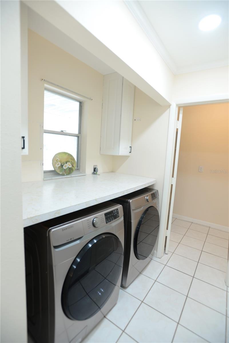 Image 6 of 30 For 3635 Avanti Circle