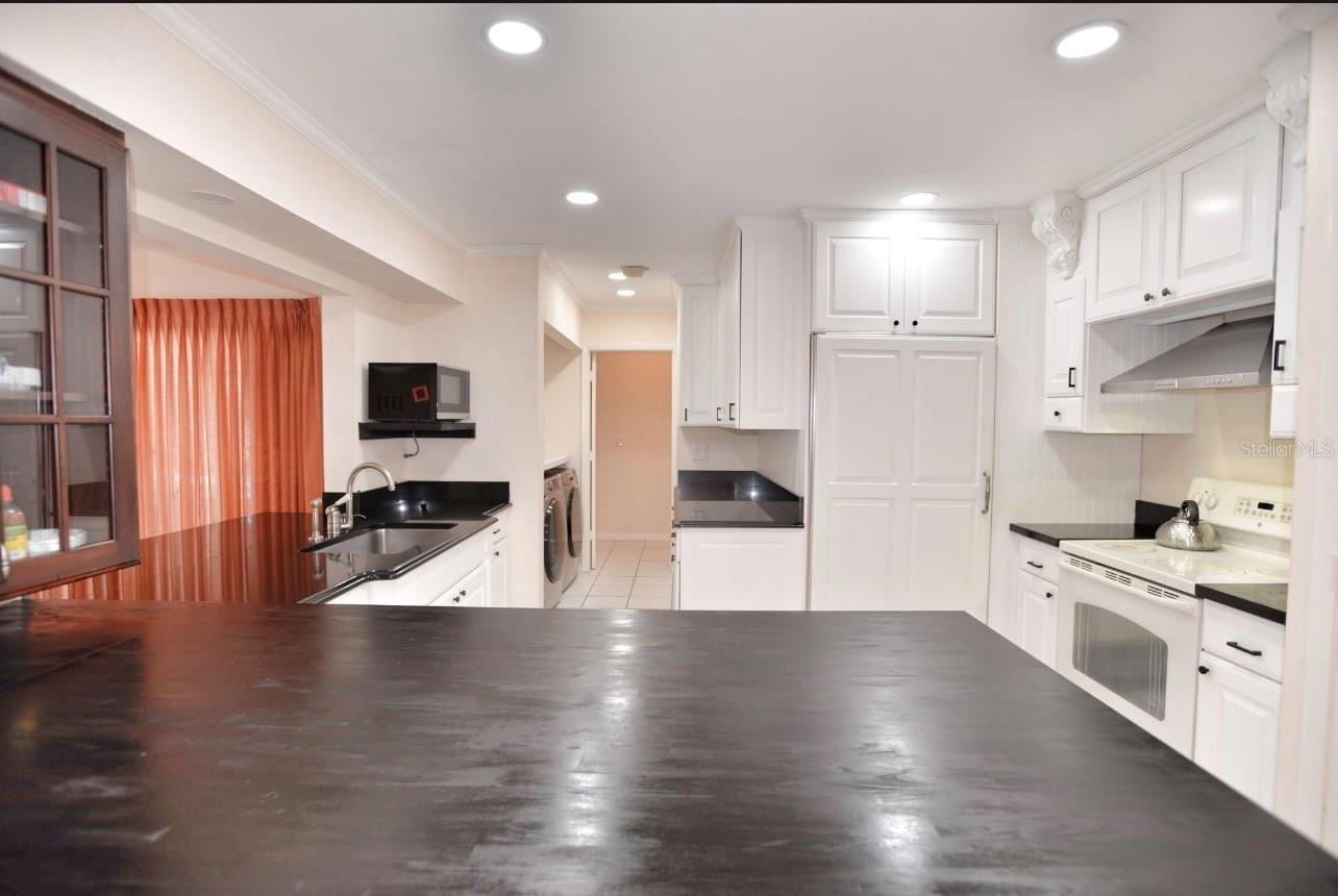 Image 9 of 30 For 3635 Avanti Circle