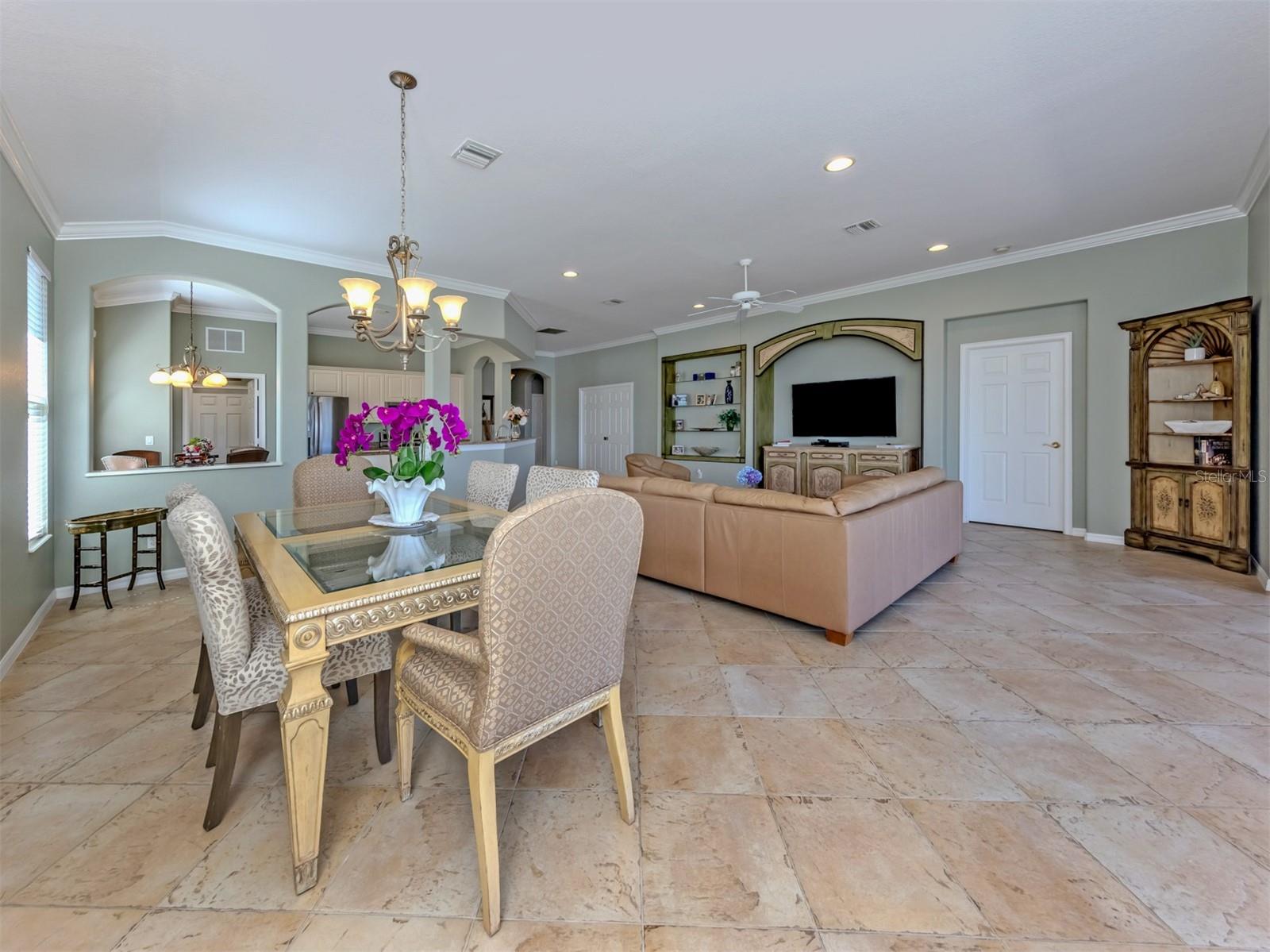 Image 12 of 92 For 157 Treviso Court