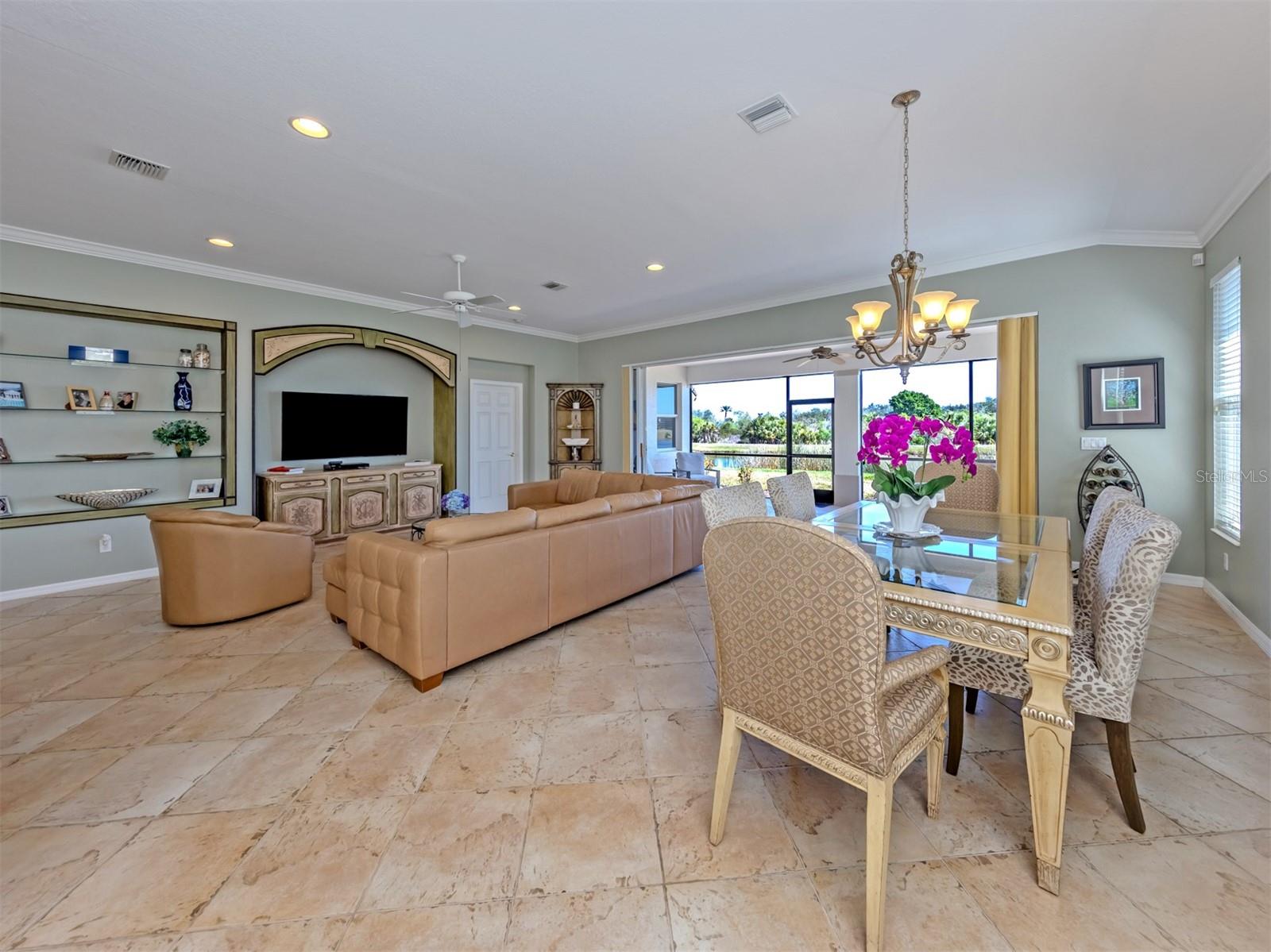 Image 13 of 92 For 157 Treviso Court